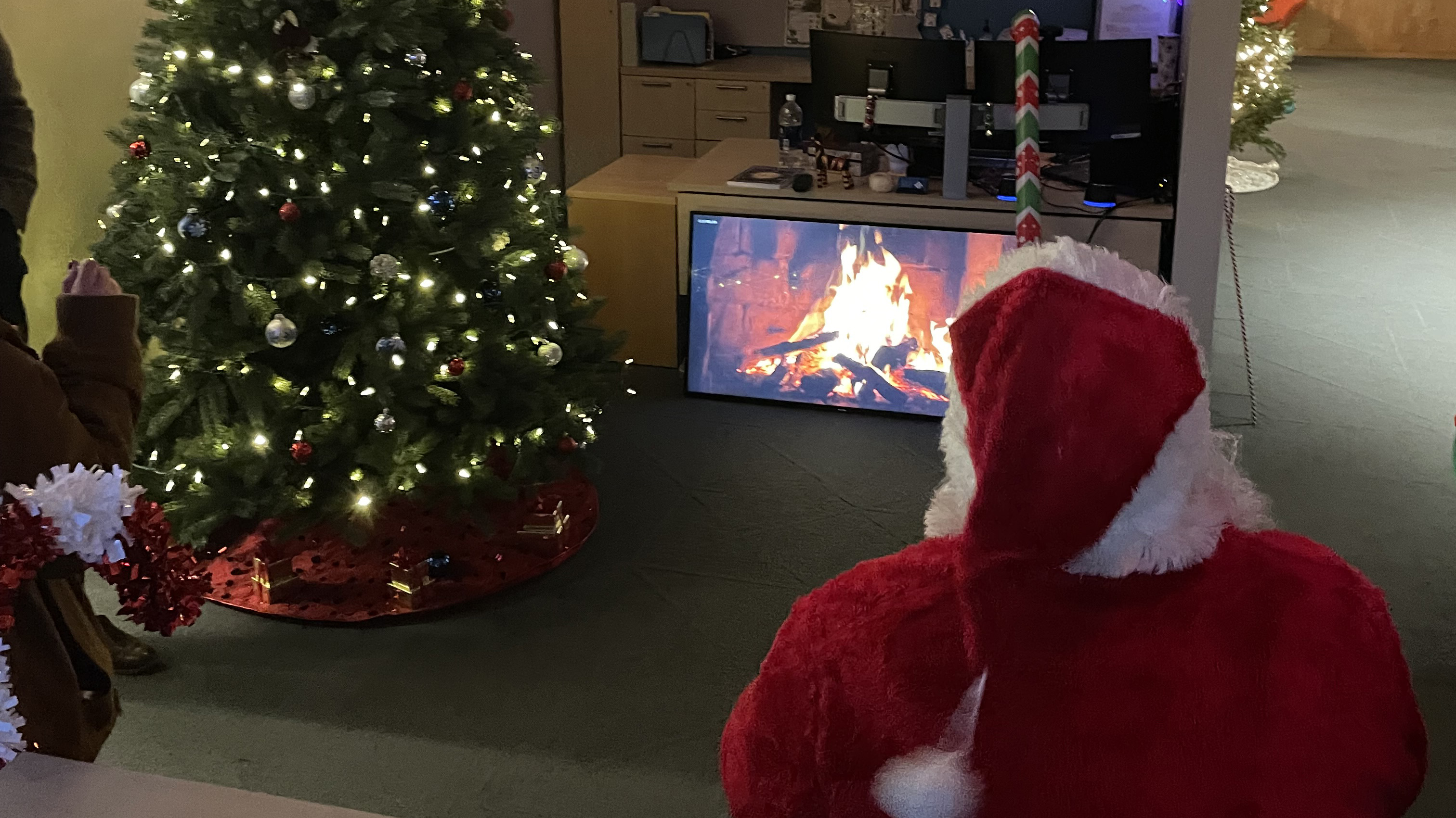 ULI Holiday Office Decorating Contest 2024 - Santa - Thumbnail